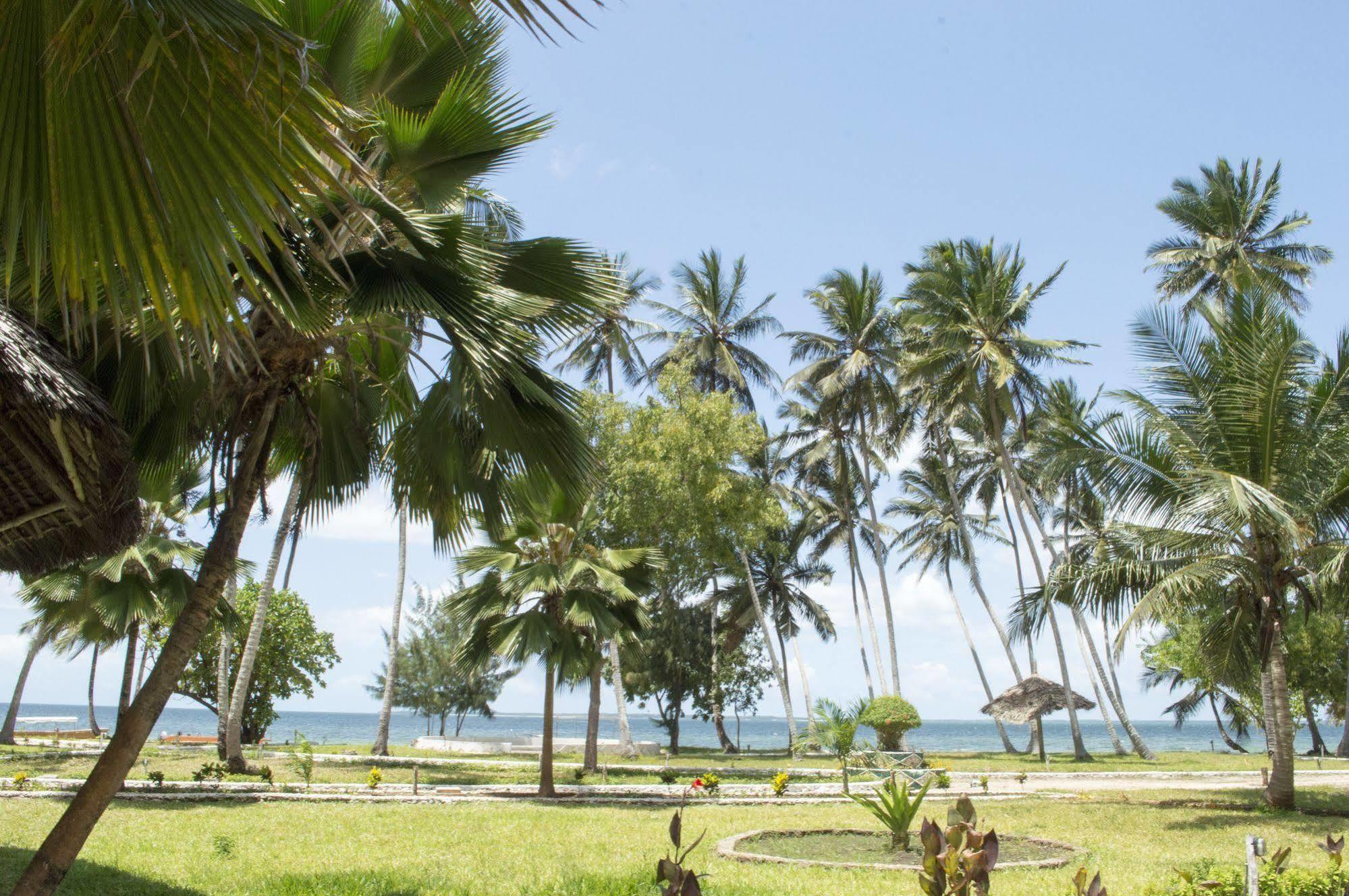 Maars Resort Zanzibar Exterior photo